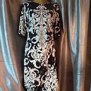 Connected Apparel Black and White Patterned Long Sleeve Dress